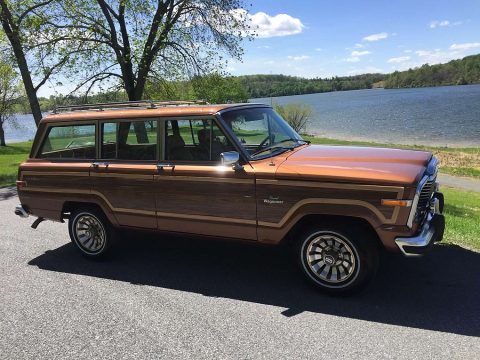 1985 Jeep Wagoneer Woody 4&#215;4 V8 for sale