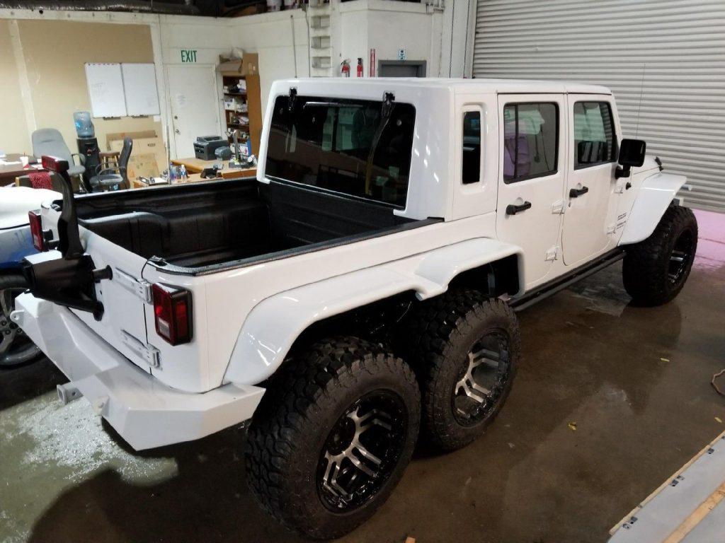 2016 Jeep Wrangler Sport 6 wheel drive Jeeps!