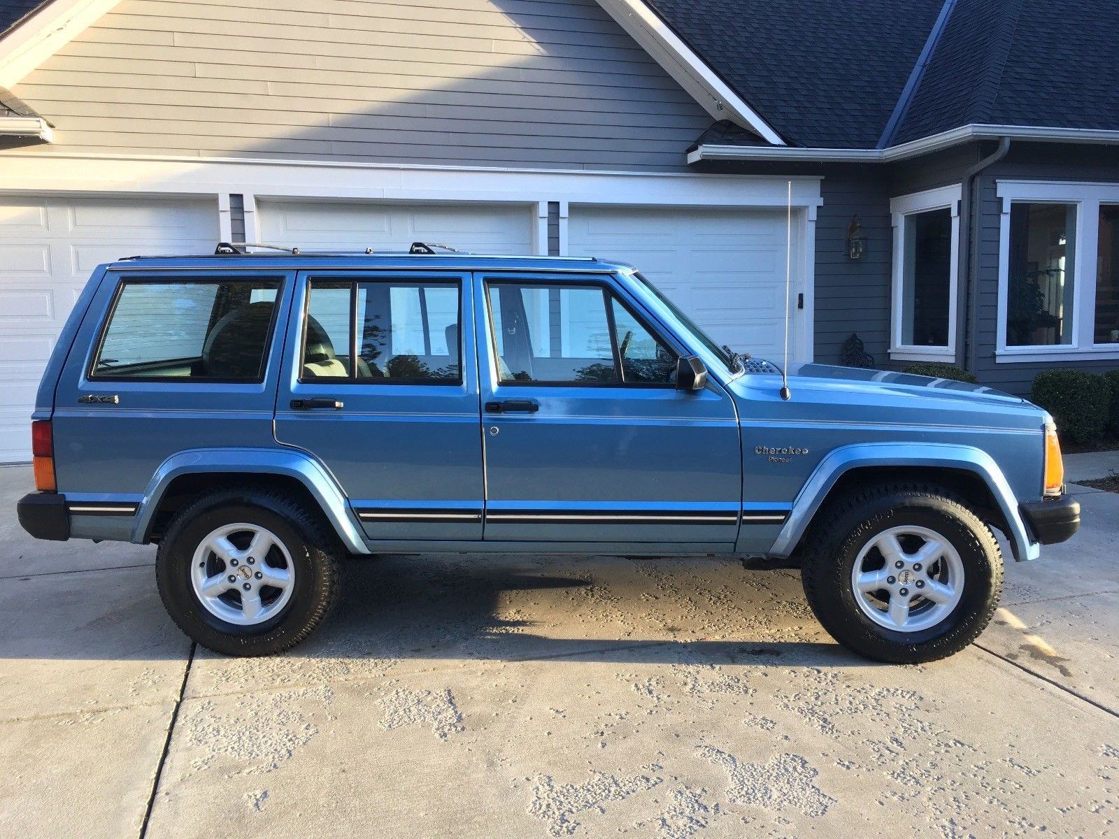 Jeep cherokee pioneer