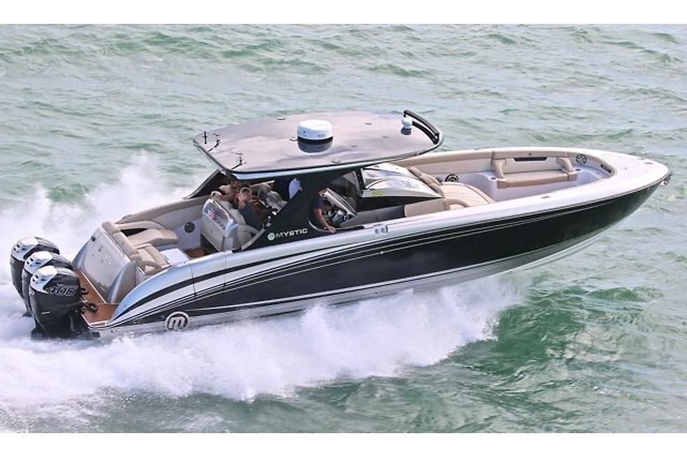 2017 Mystic M4200 Powerboat