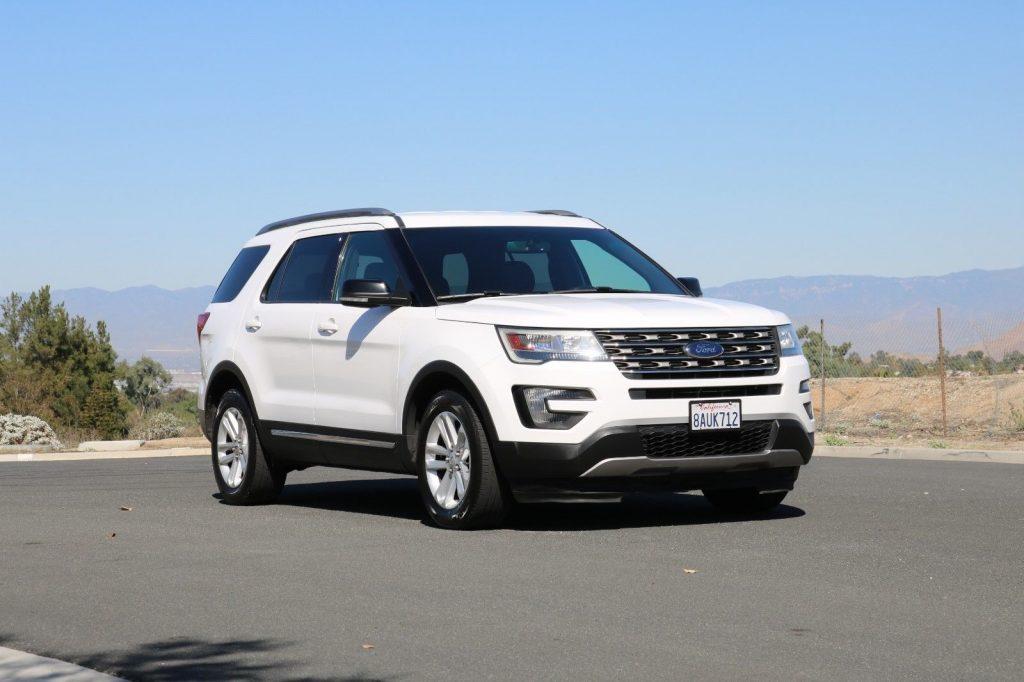 2016 Ford Explorer XLT Ecoboost 3RD ROW Clean Title NO RESERVE