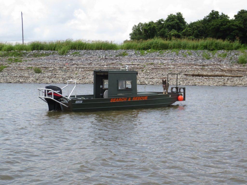 2002 Weldbilt 2670V Workboat Search and rescue