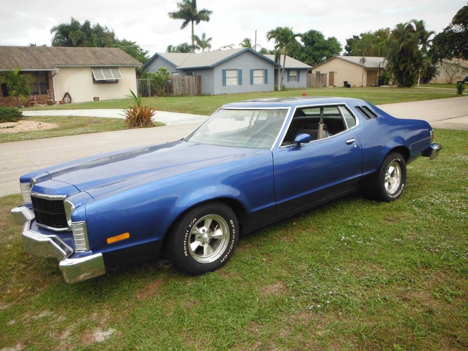 ford gran torino 1975