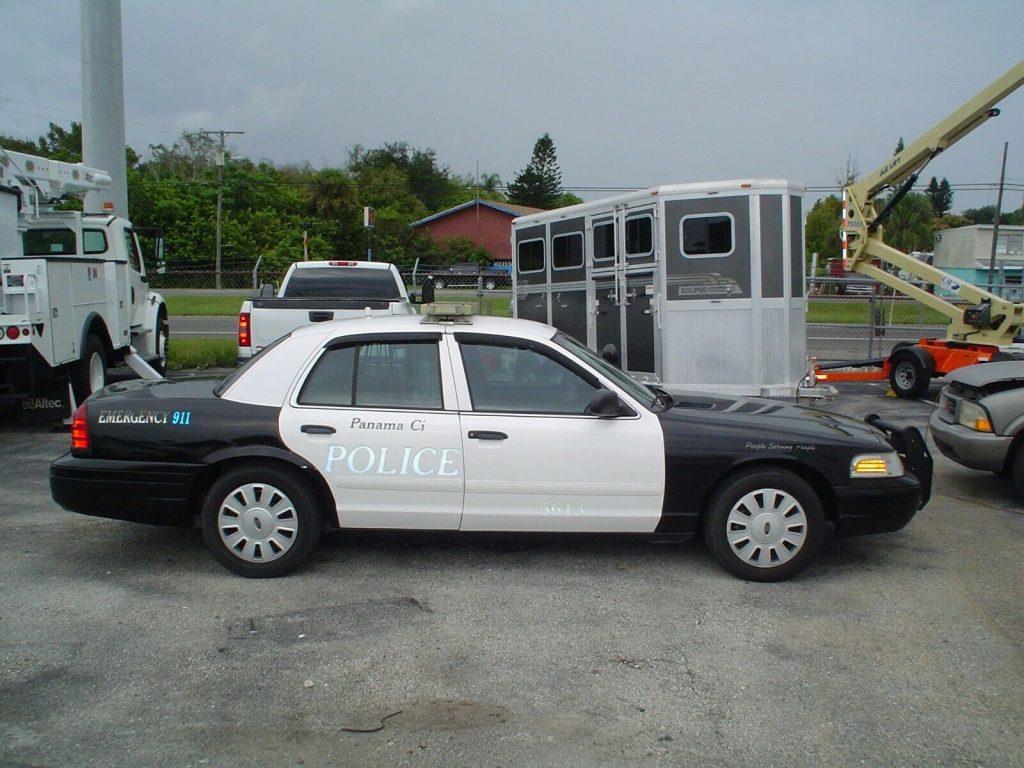 2006 Ford Crown Victoria Police car