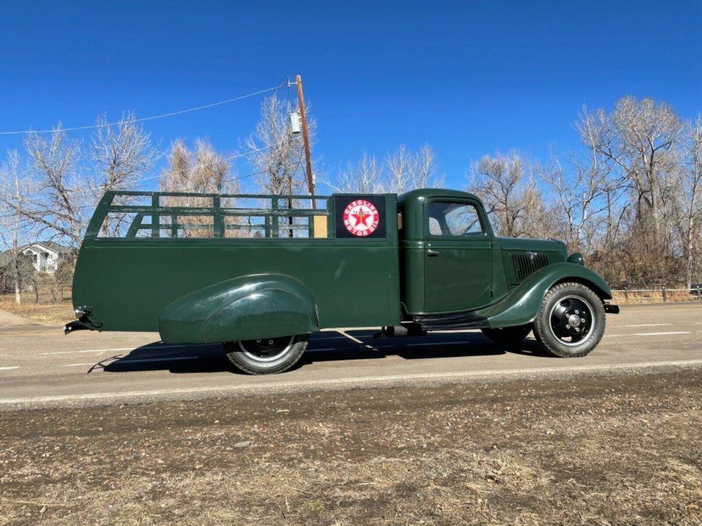1935 Ford 1.5 Ton Truck