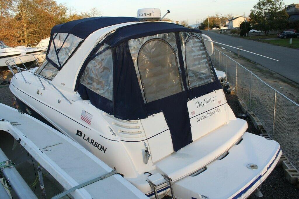 2006 Larson Cabrio 33 boat