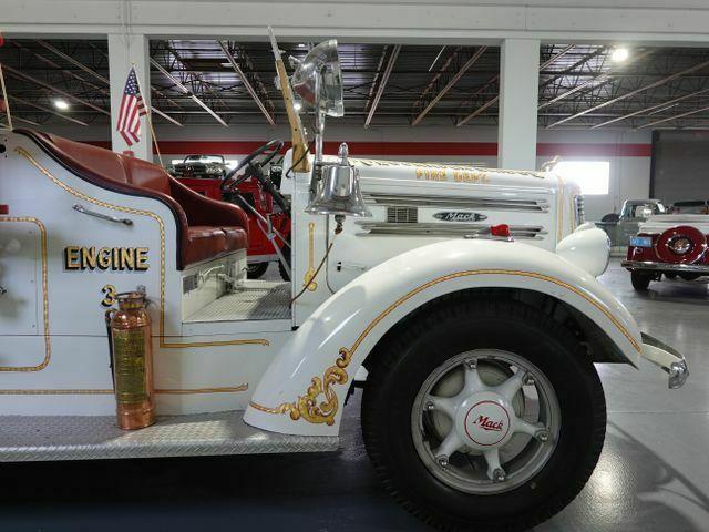 1943 Mack Pumper Fire Truck
