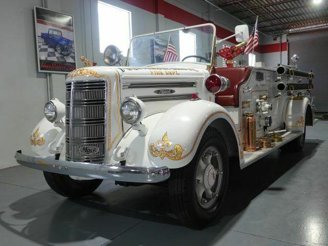 1943 Mack Pumper Fire Truck