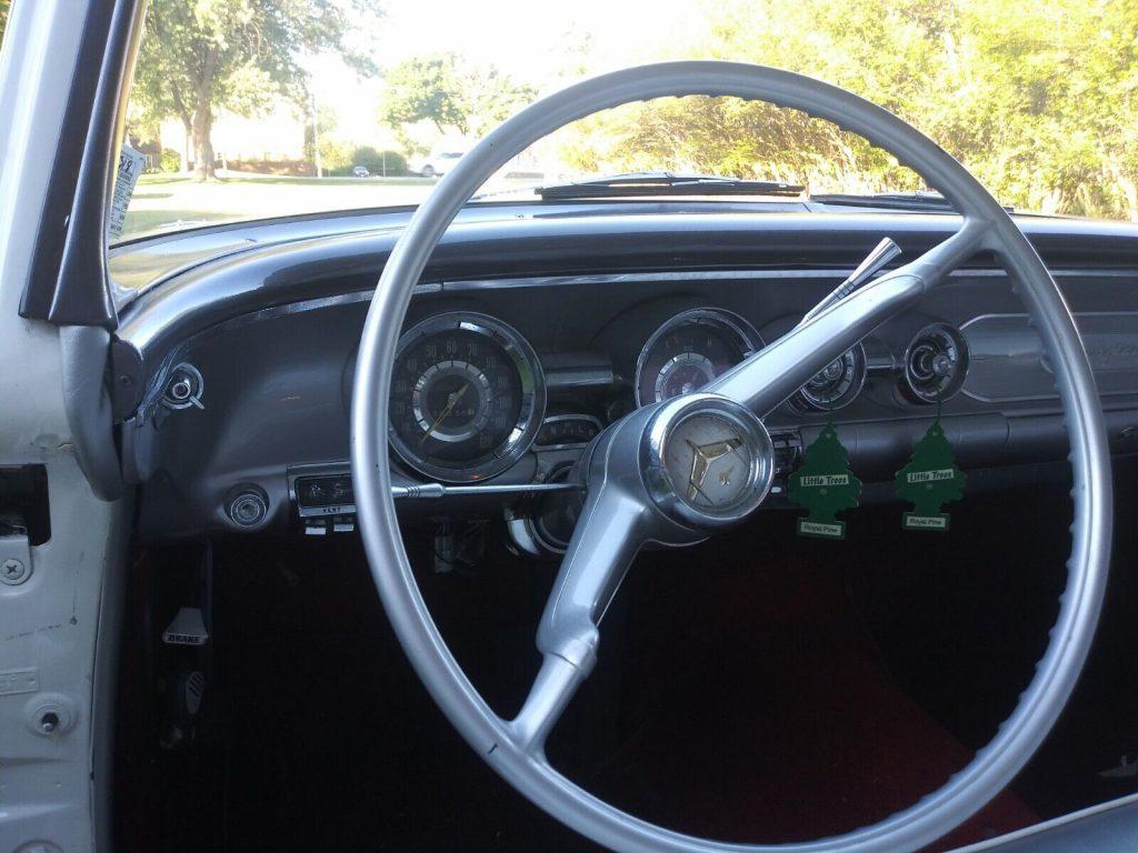 1958 Pontiac Chieftain 2 door hardtop