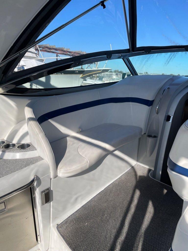 2005 Formula 34′ PC with 496 MAG Mercruiser with Blue/White Hull