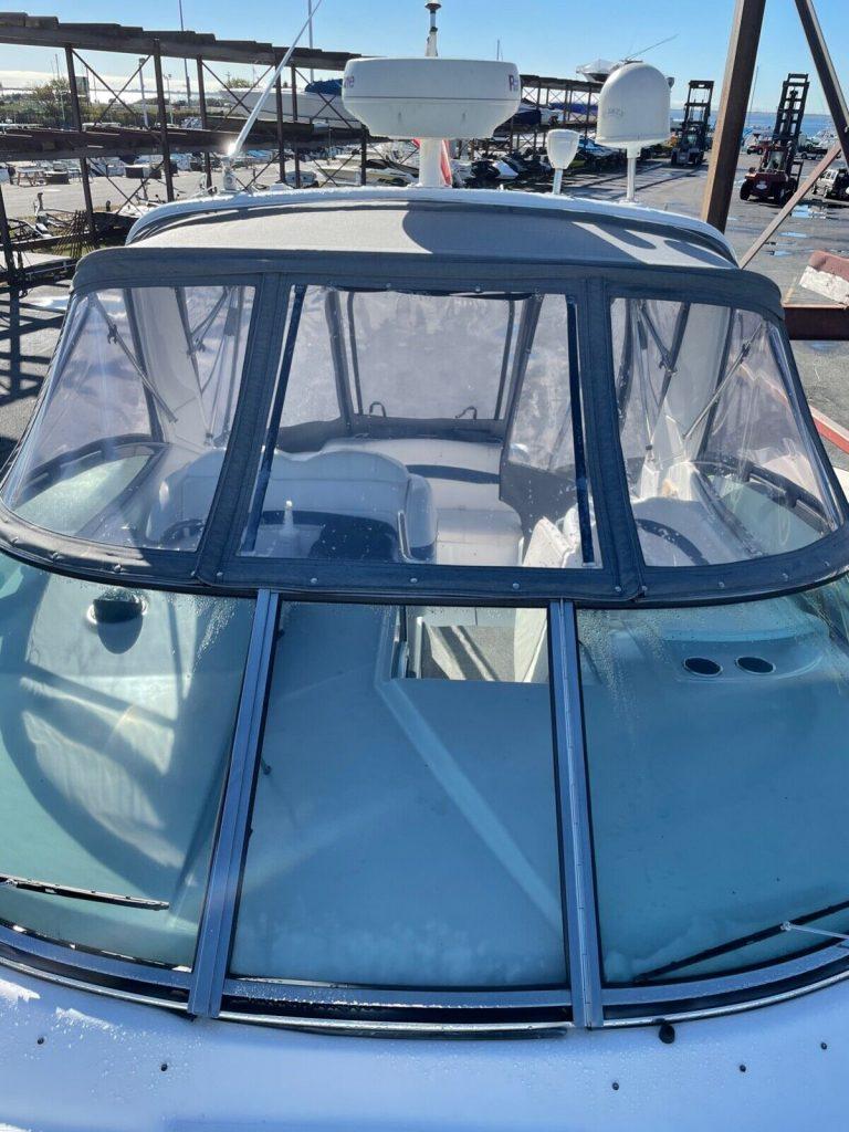 2005 Formula 34′ PC with 496 MAG Mercruiser with Blue/White Hull