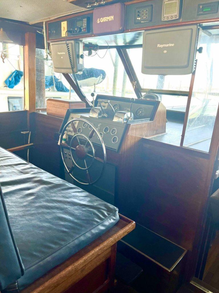 Chris Craft 57′ Constellation 1967 Classic Yacht Custom Pilot House Survivor