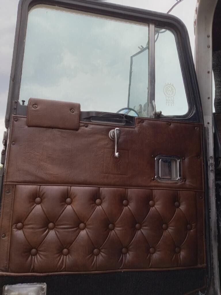 1985 Kenworth K100b Sleeper Semi Truck Cabover