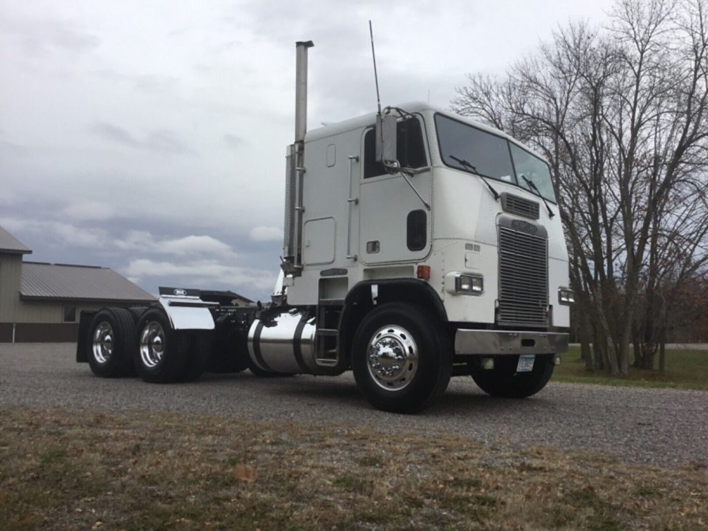 1992 Freightliner FLA Cabover – VERY Low Miles Original Clean-