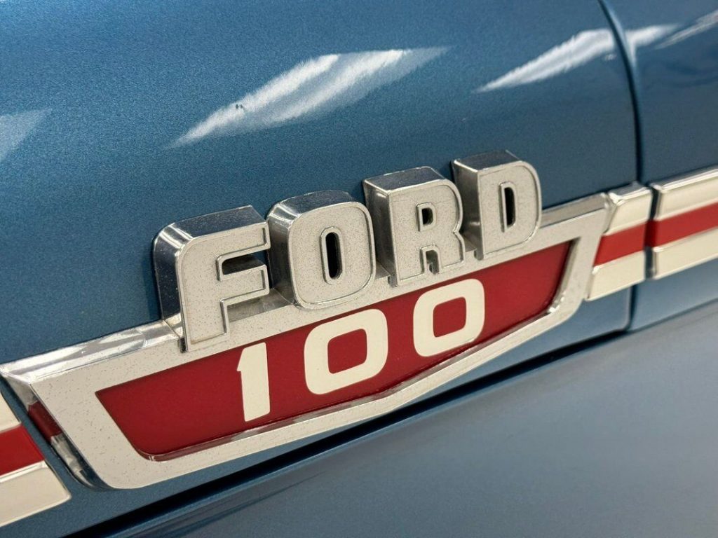 1965 Ford F-100 Pickup