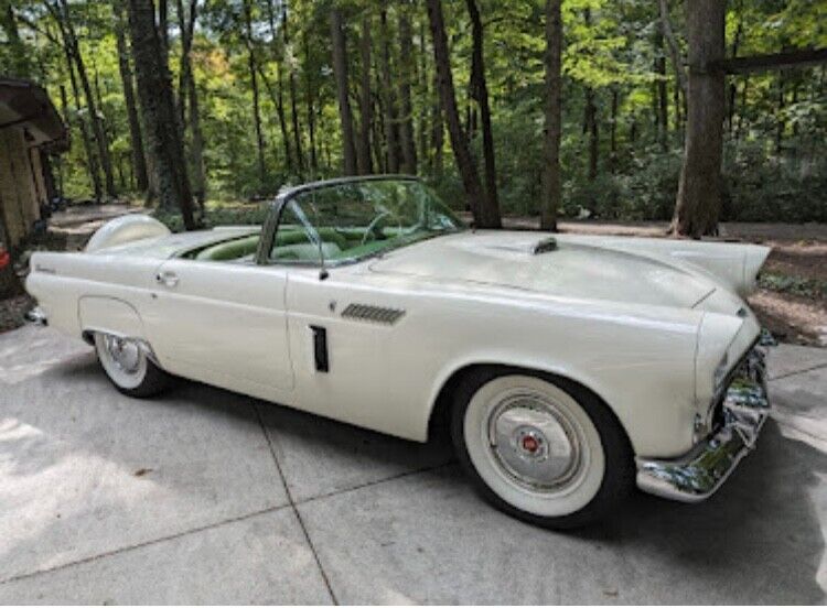 1956 Ford Thunderbird Barn find Collector car Classic Colonial White Tbird