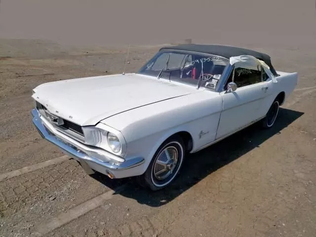 1966 Ford Mustang Convertible / 3 Speed Manual