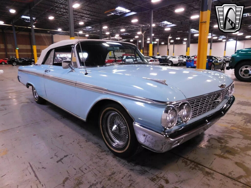 1962 Ford Galaxie Sunliner