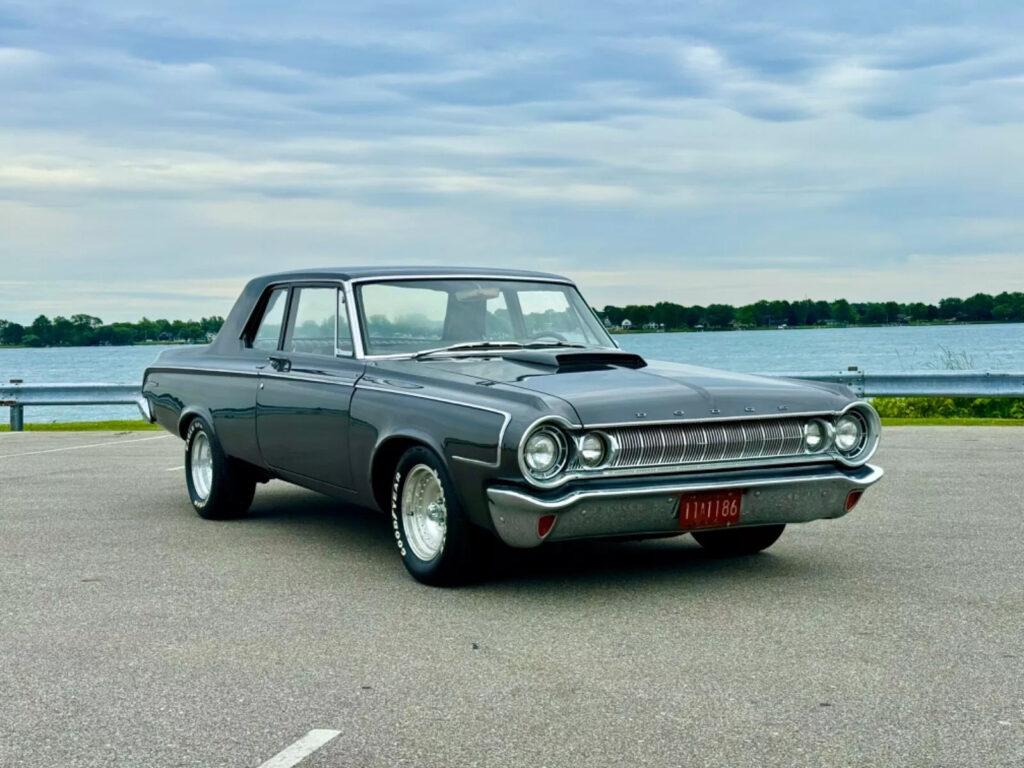 1964 Dodge Polara 330 Trim – 413 Wedge V8 !