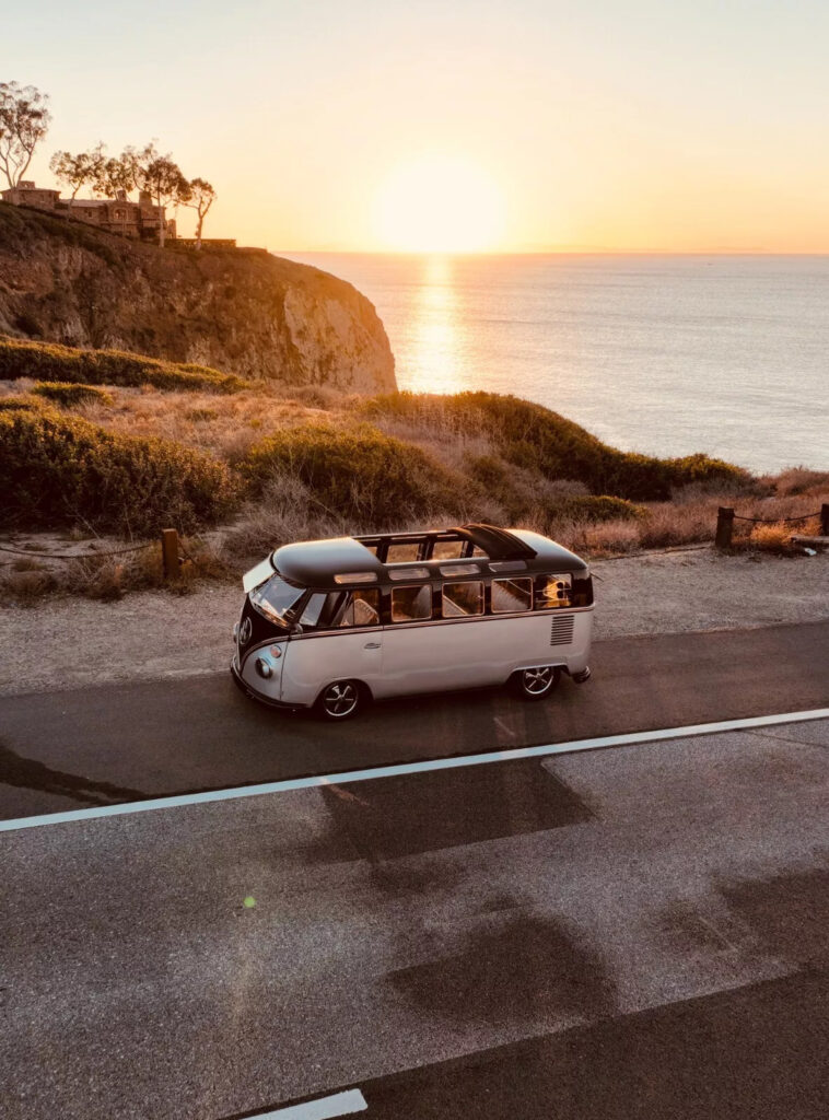 1964 Volkswagen Kombi Bus 21 Window Rag Top