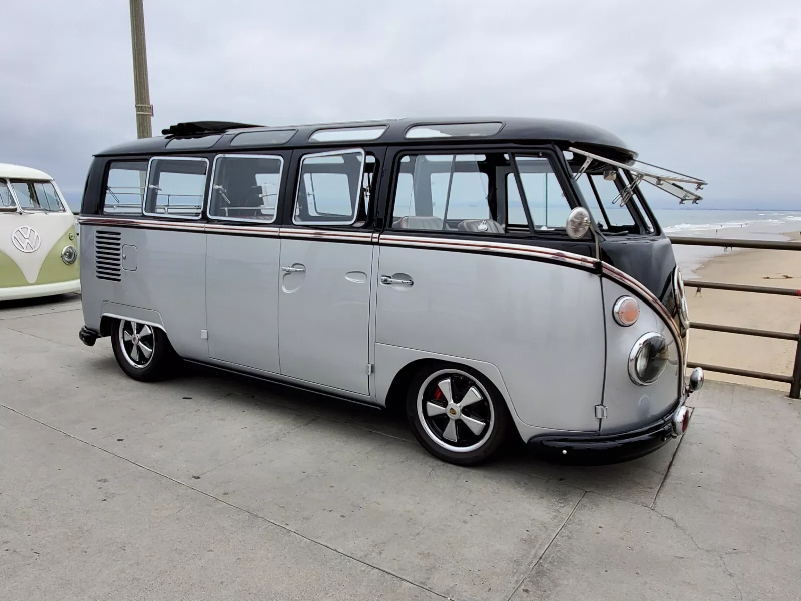 1964 Volkswagen Kombi Bus 21 Window Rag Top