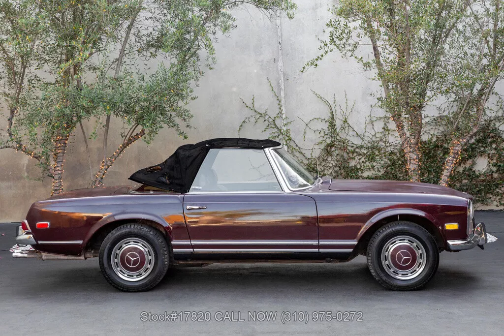 1969 Mercedes-Benz 200-Series