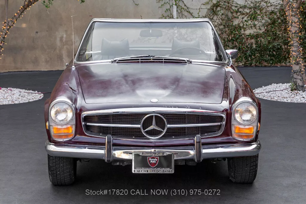 1969 Mercedes-Benz 200-Series