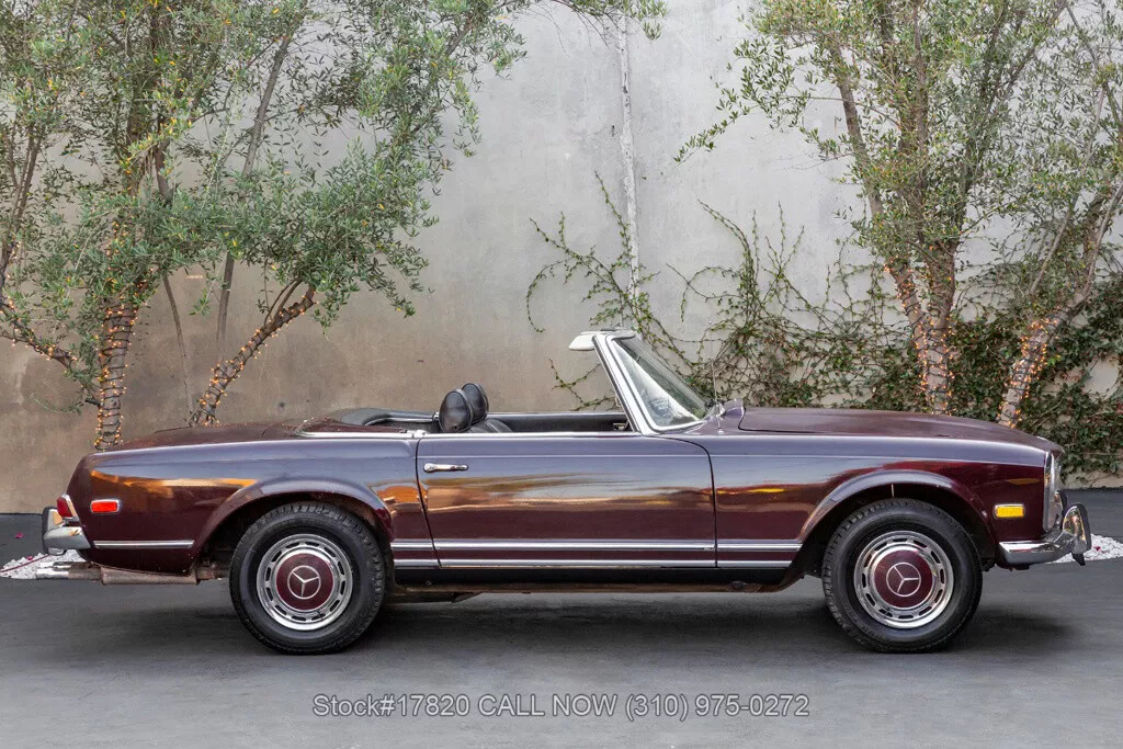 1969 Mercedes-Benz 200-Series