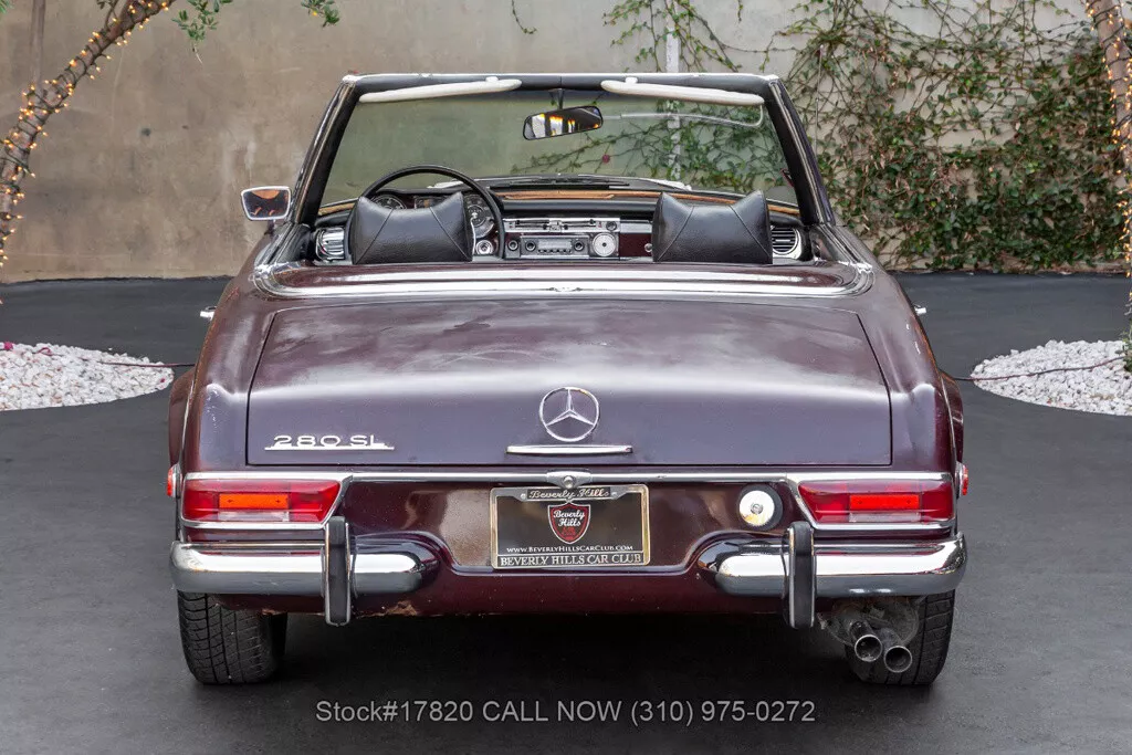 1969 Mercedes-Benz 200-Series