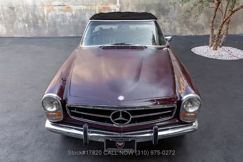 1969 Mercedes-Benz 200-Series