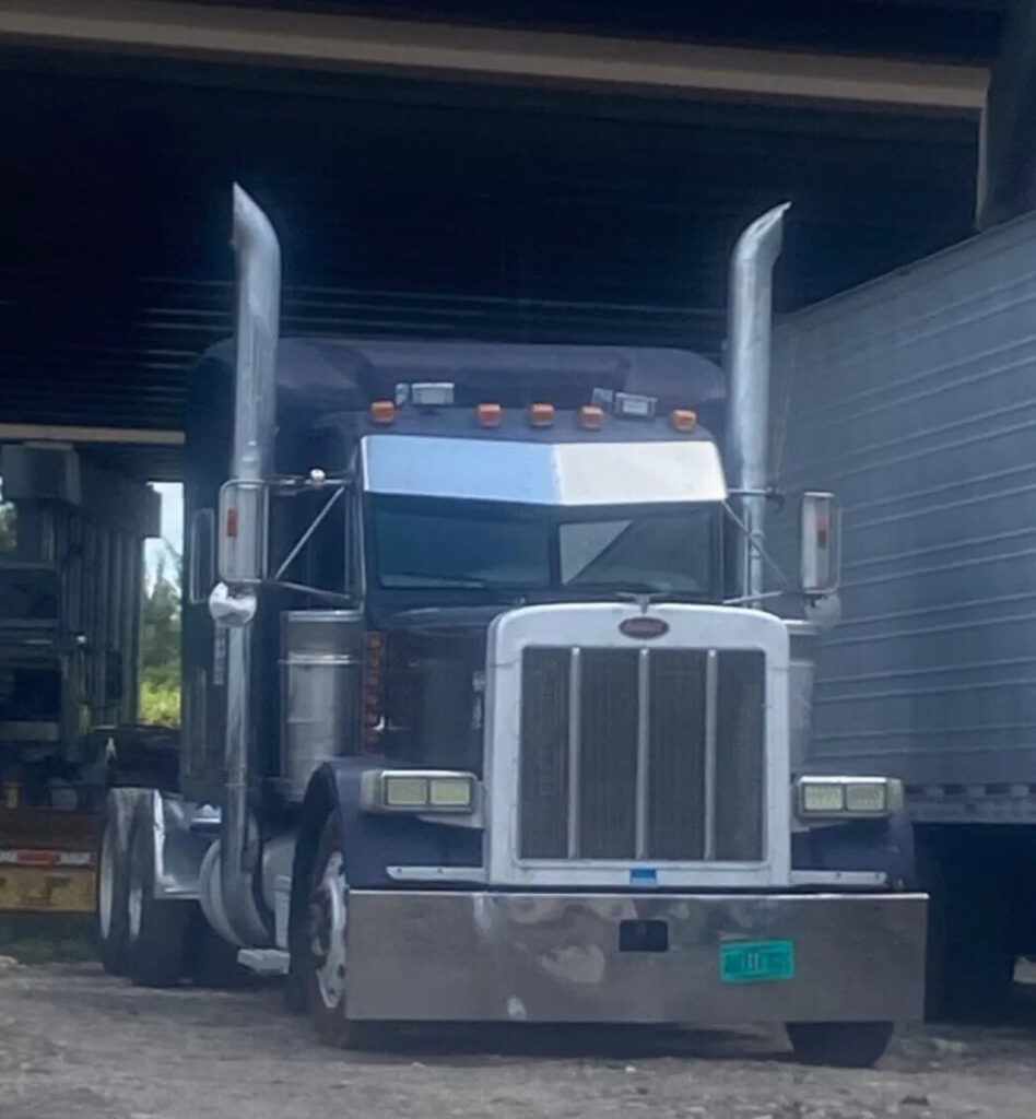 2005 Peterbilt 379exhd, ELD Exempt