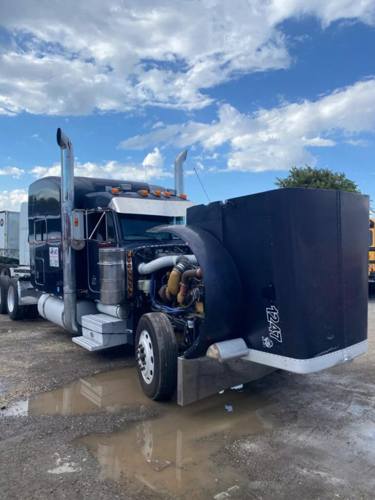 2005 Peterbilt 379exhd, ELD Exempt