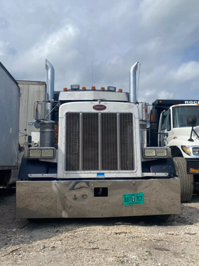 2005 Peterbilt 379exhd, ELD Exempt