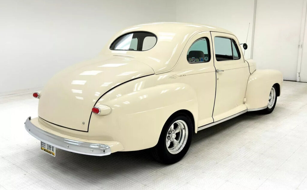 1948 Ford Super Deluxe Coupe