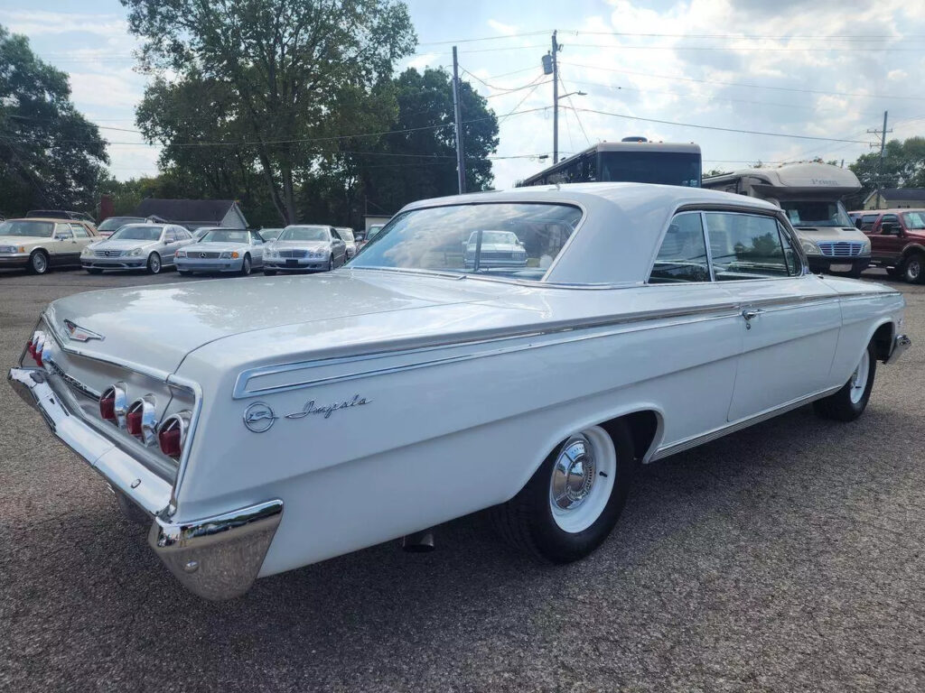 1962 Chevrolet Impala Sport Coupe 8CYL