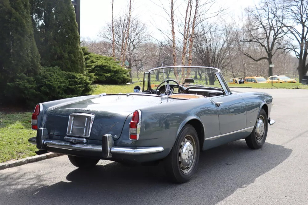 1963 Alfa Romeo 2600 Spider