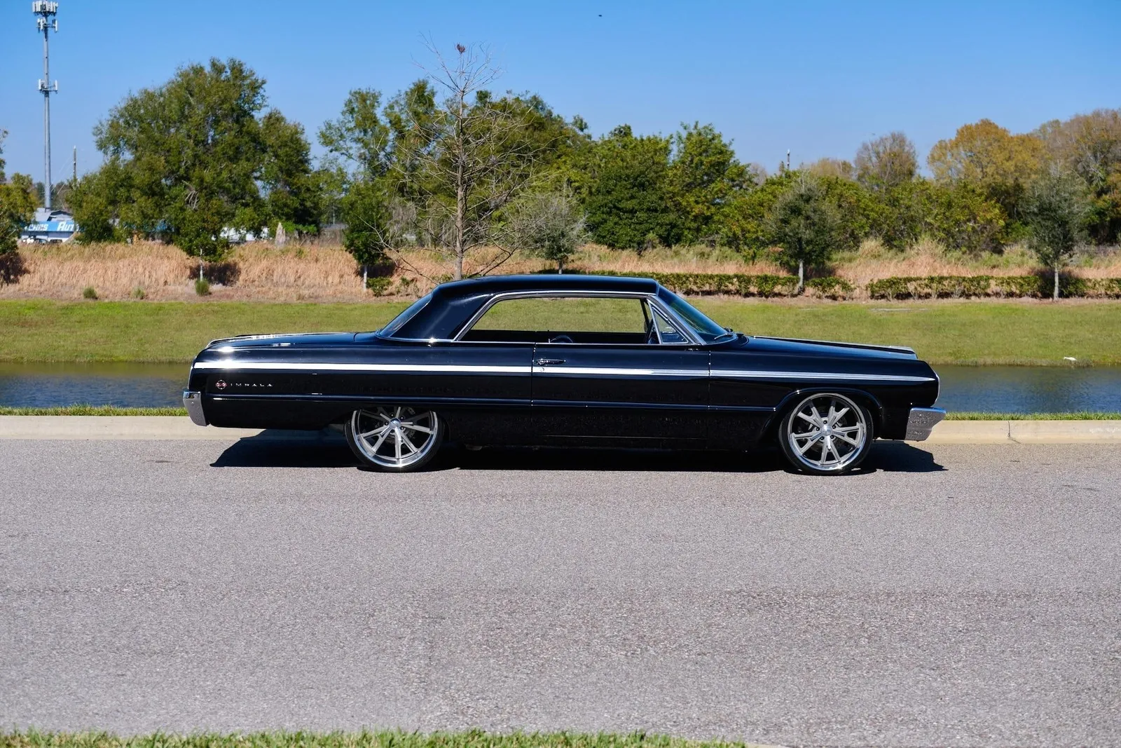 1964 Chevrolet Impala Low Rod, Cold AC