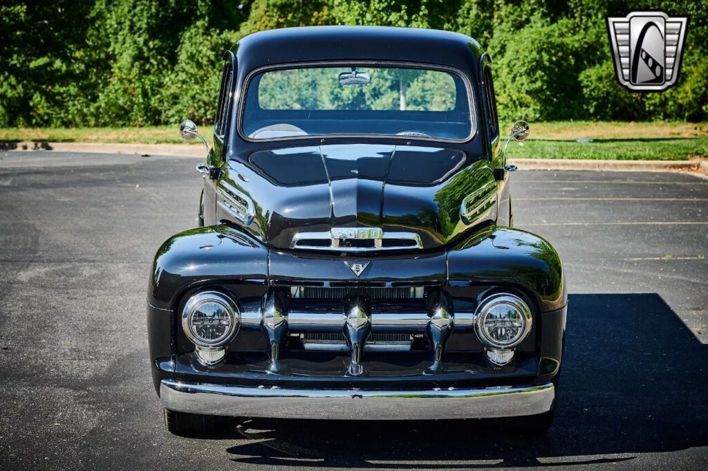 1951 Ford F2