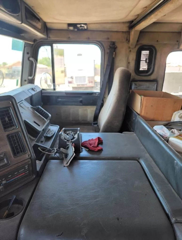 1993 Freightliner FLA Cabover