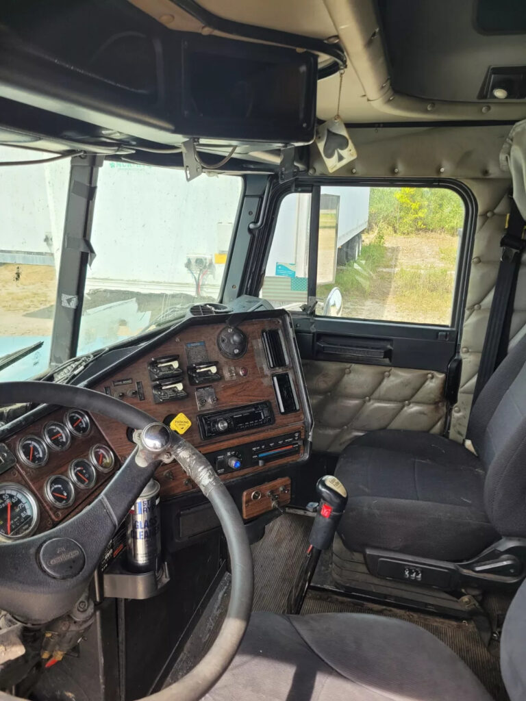 2003 Freightliner Classic xl