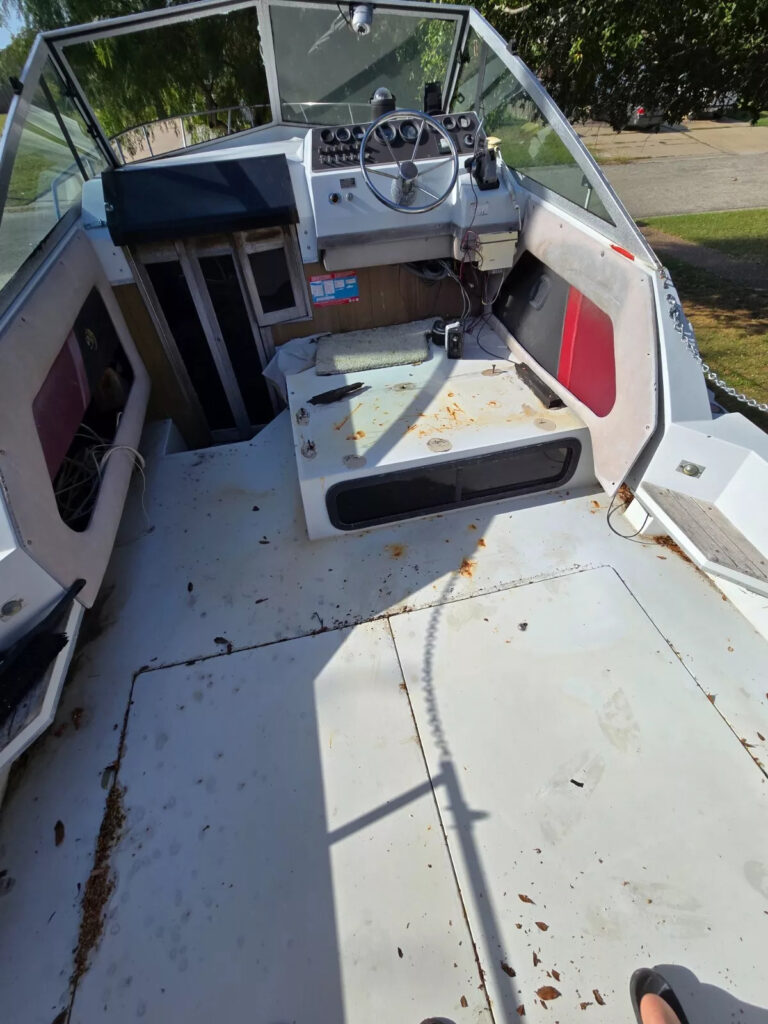 LF – 1984 Wellraft Aft 260 26′ Cabin Cruiser & Trailer Texas