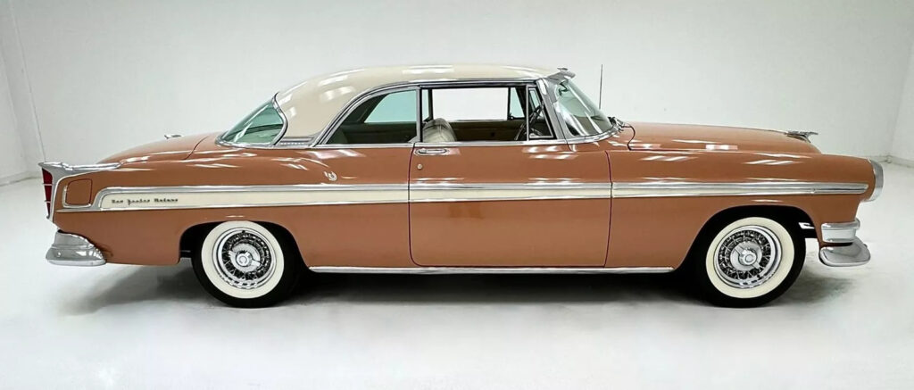 1955 Chrysler New Yorker Deluxe Hardtop