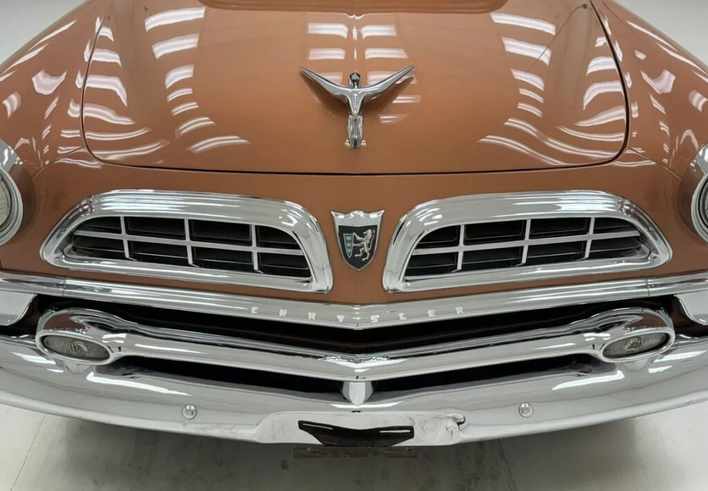 1955 Chrysler New Yorker Deluxe Hardtop