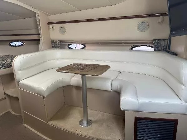 HOT Sale! 1999 Cruiser Yachts 3375 Esprit Fresh Water Kept-33.5′ Length-Sleeps 6