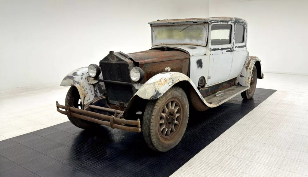 1930 Packard 733 Deluxe Coupe