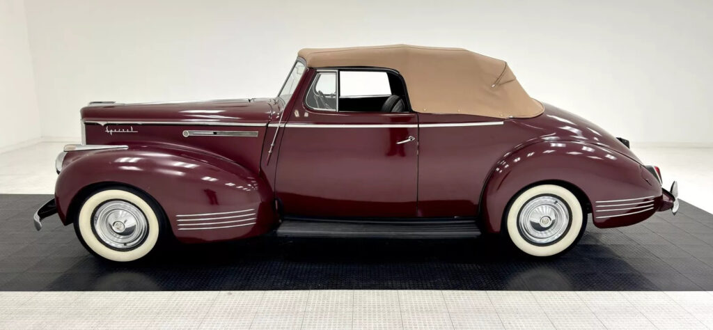 1941 Packard 120 Series 1901 Convertible Coupe