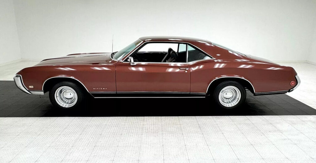 1969 Buick Riviera Hardtop