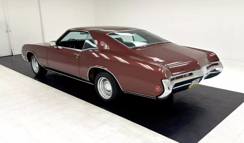 1969 Buick Riviera Hardtop