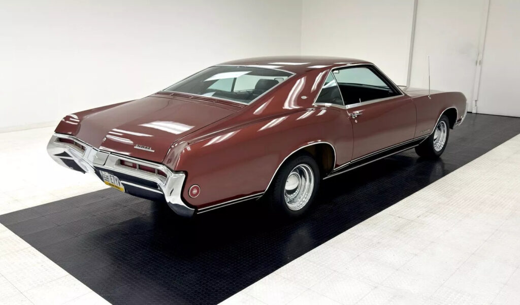 1969 Buick Riviera Hardtop