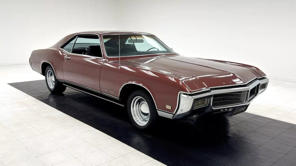 1969 Buick Riviera Hardtop